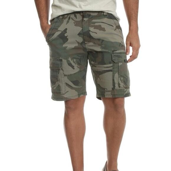 Wrangler Green Camo Stretch Cargo Shorts - Mens Size 46 Regular - Picture 1 of 8